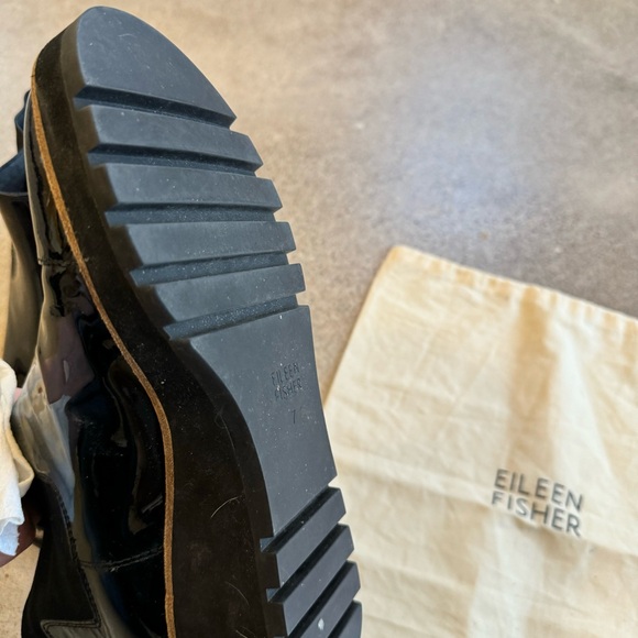 Eileen Fisher Sz 7 Chelsea Wedge Patent Leather Booties - Picture 3 of 11